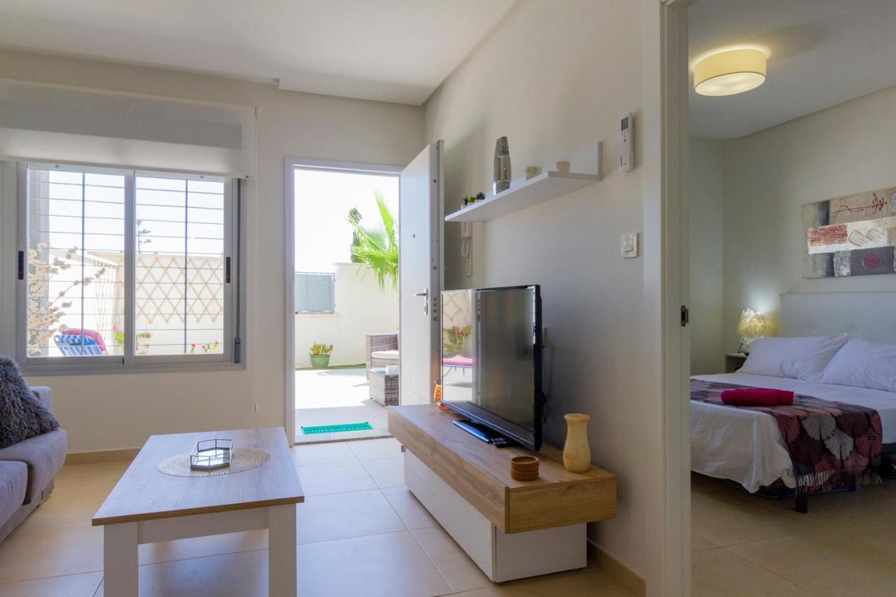 Bungalow Pink Garden Orihuela Exterior photo