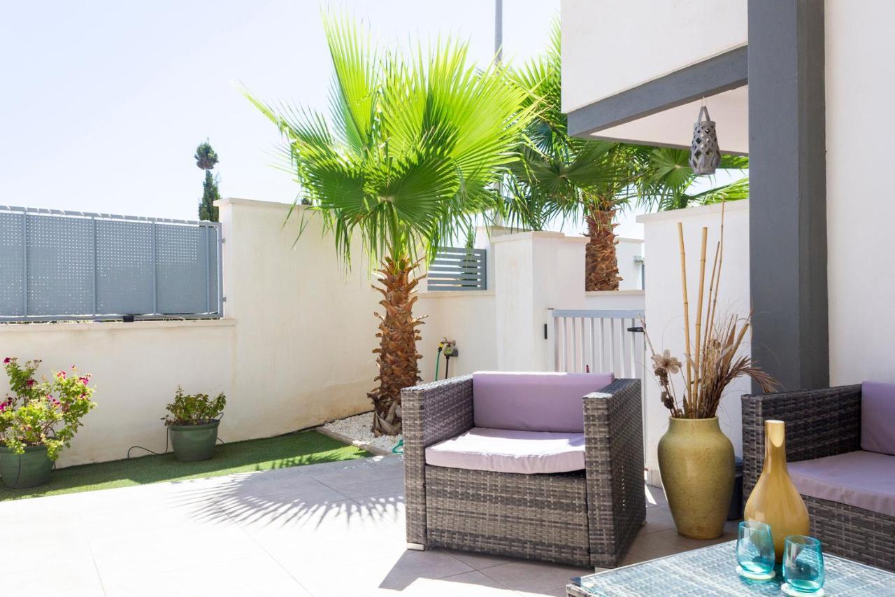 Bungalow Pink Garden Orihuela Exterior photo