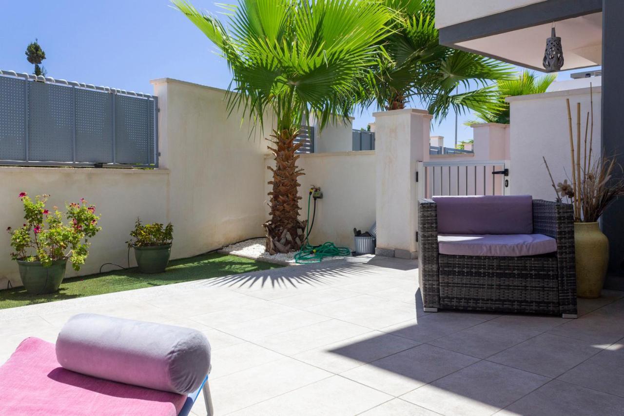 Bungalow Pink Garden Orihuela Exterior photo