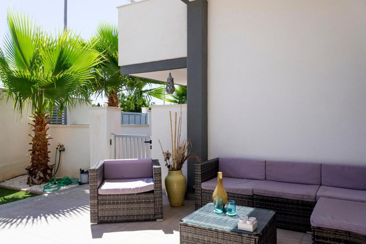 Bungalow Pink Garden Orihuela Exterior photo